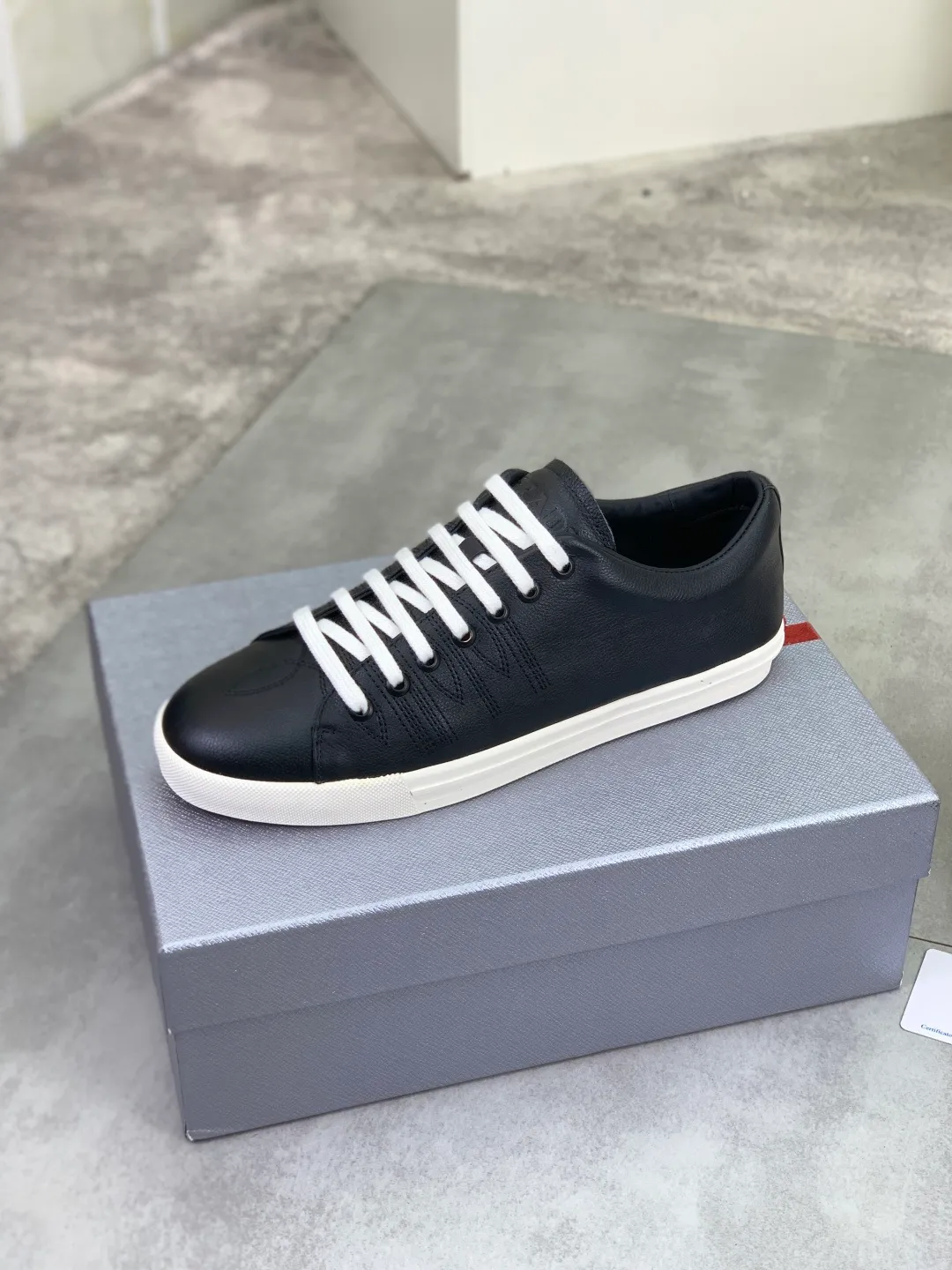 Men's men's shoes P560💰[New model] The latest hot model is on the official website, 🆘 The trendy brand (Prada) mainly promotes the hot model, avant-garde and versatile fashion men's shoes private version mold opening, cowhide surface splicing 1:1.. Fashionable and simple, original imported cowhide lining cowhide feet; the atmosphere and personality are more fashionable, eye-catching and pursuing class. It will subvert the old ideas and be a must-have for fashion trendsetters with you! Must keep it for yourself! Tall and comfortable, large and low, high-end quality workmanship. Code number: 38-44 3️⃣optional.